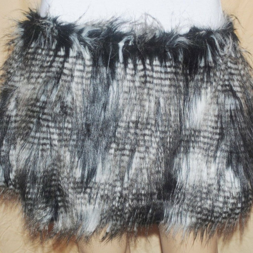Patricia Field Women's Faux Fur Skirt in S/M, L/XL
